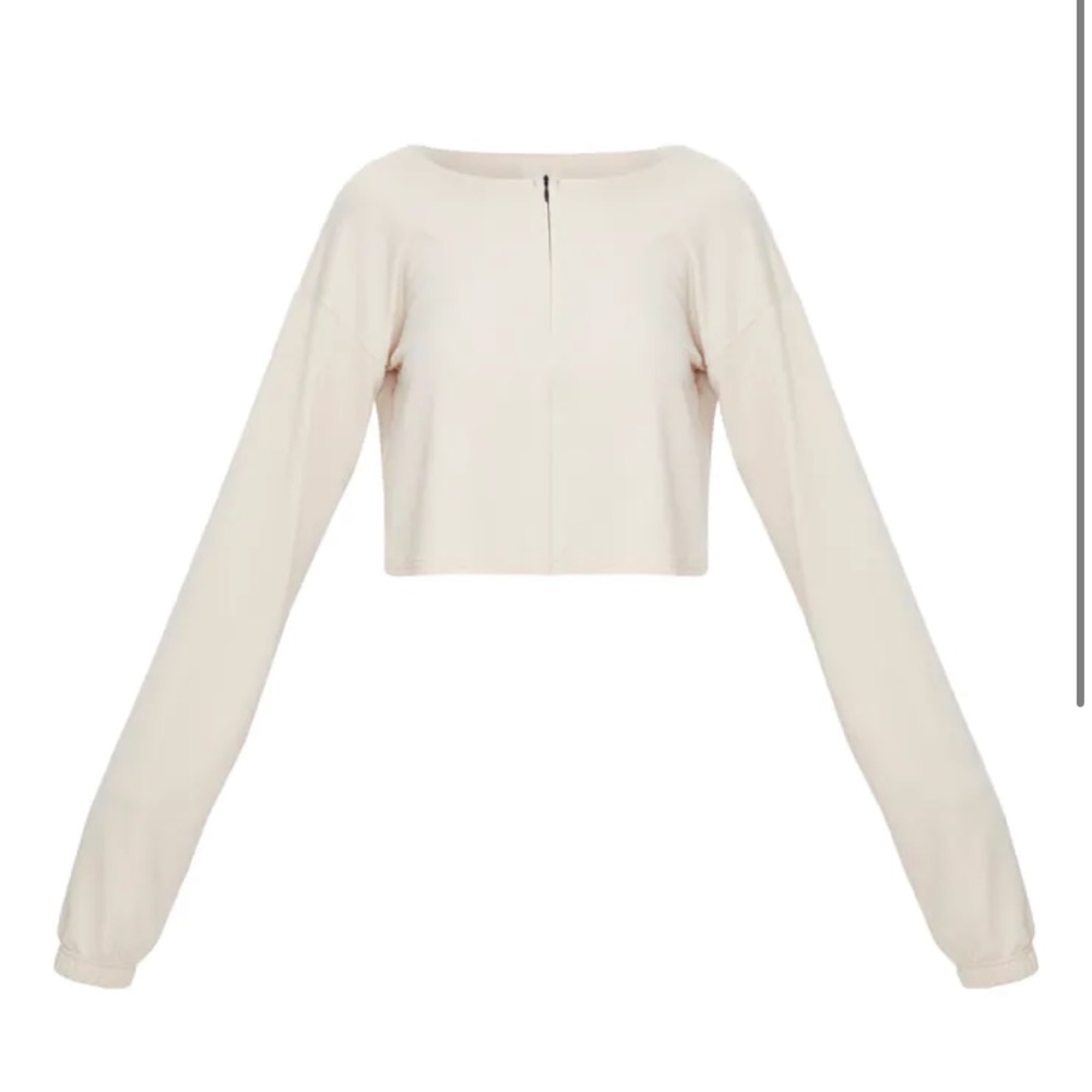 Pretty little thing cropped sweater/shirt
